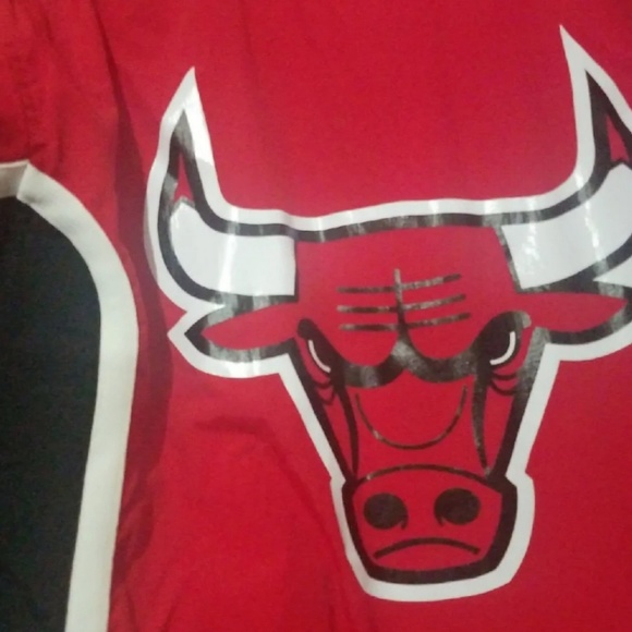 Chicago Bulls Mitchell and Ness Jacket. - Picture 2 of 4